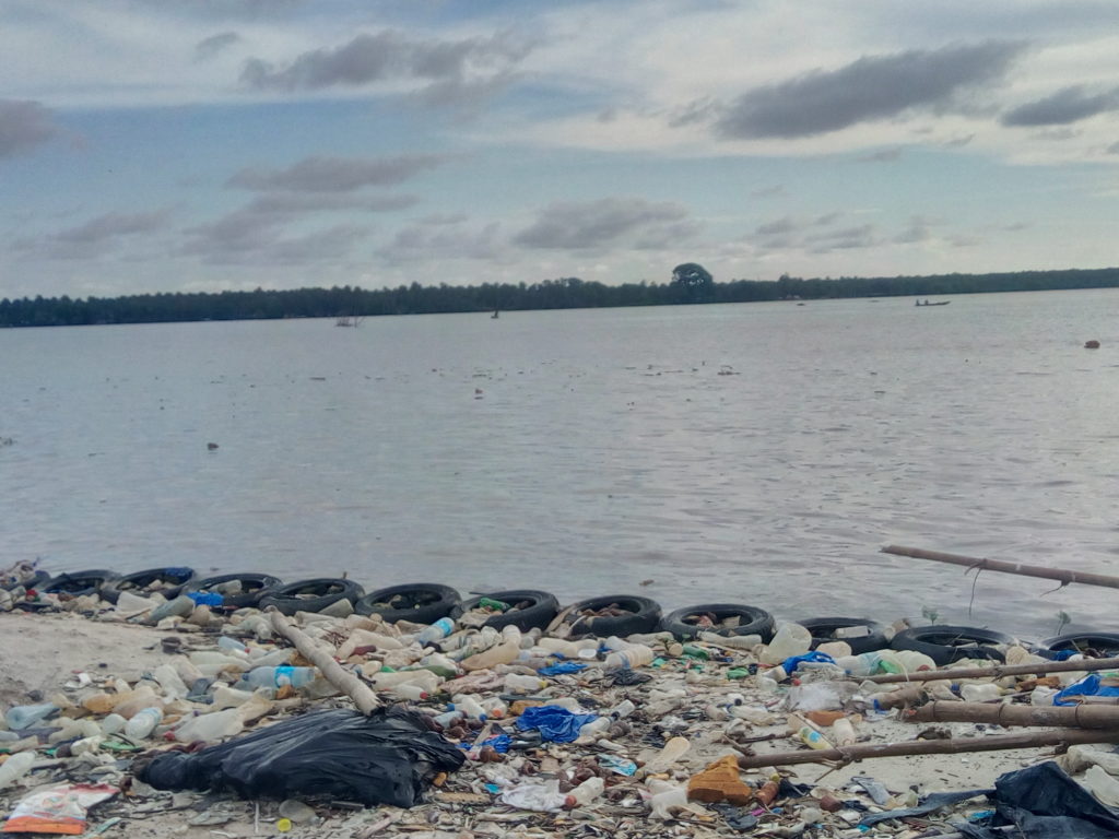 La lagune Ebrié à Yopougon Niangon